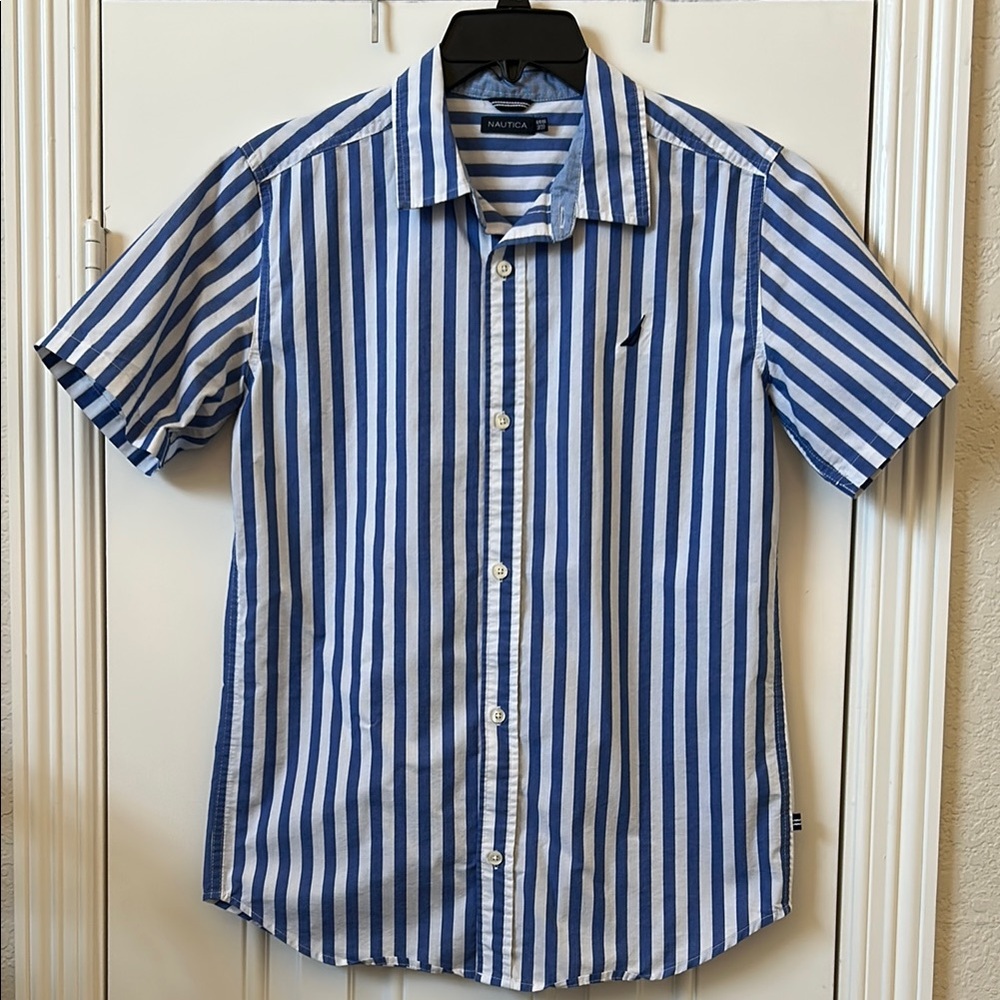 Nautica Boys XL Blue White Vertical Striped Short Sleeve Button Down Shirt